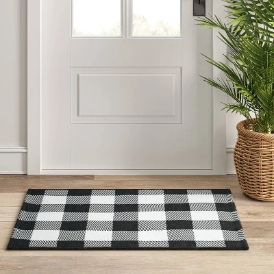 2'x3' Indoor/Outdoor Reversible Scatter Rug Black/White - Threshold™ 4 2'x3' Indoor/Outdoor Reversible Scatter Rug Black/White - Threshold™ - Image 2